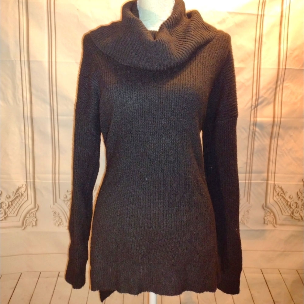 Hippie Rose size medium black sweater